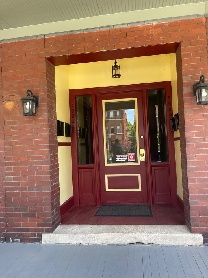 3932 Trumbull St #2 - Photo 2 of 15