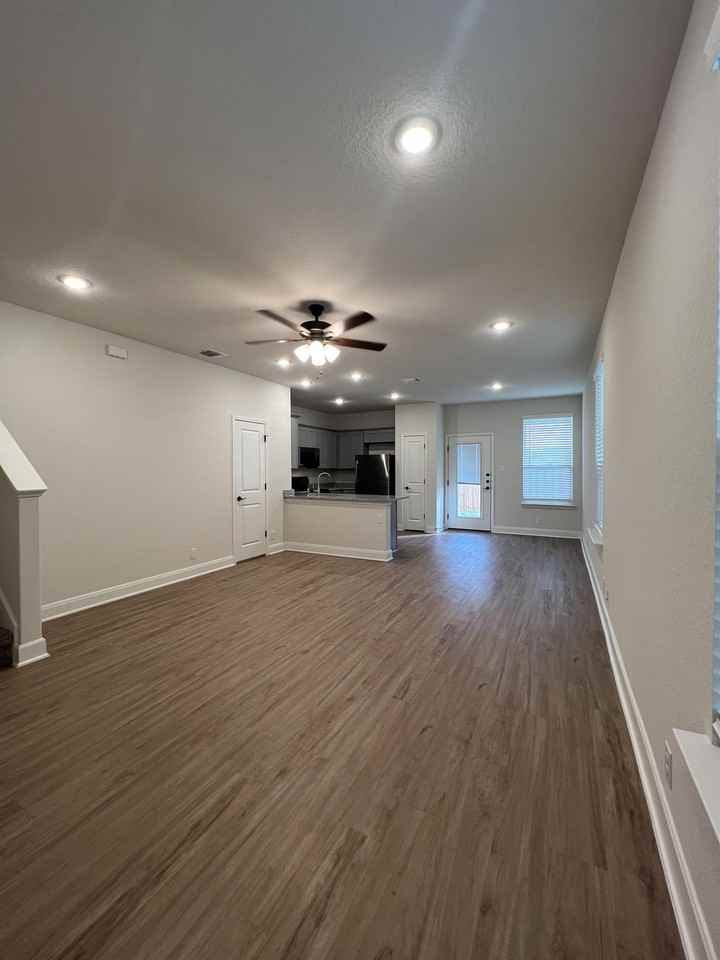 7610 Gramercy Way #101 - Photo 6 of 35