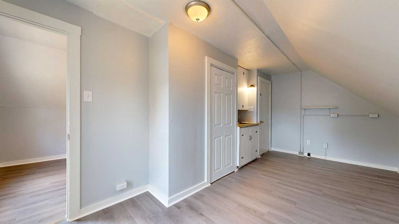 19 Riverbank St #E - Photo 2 of 14