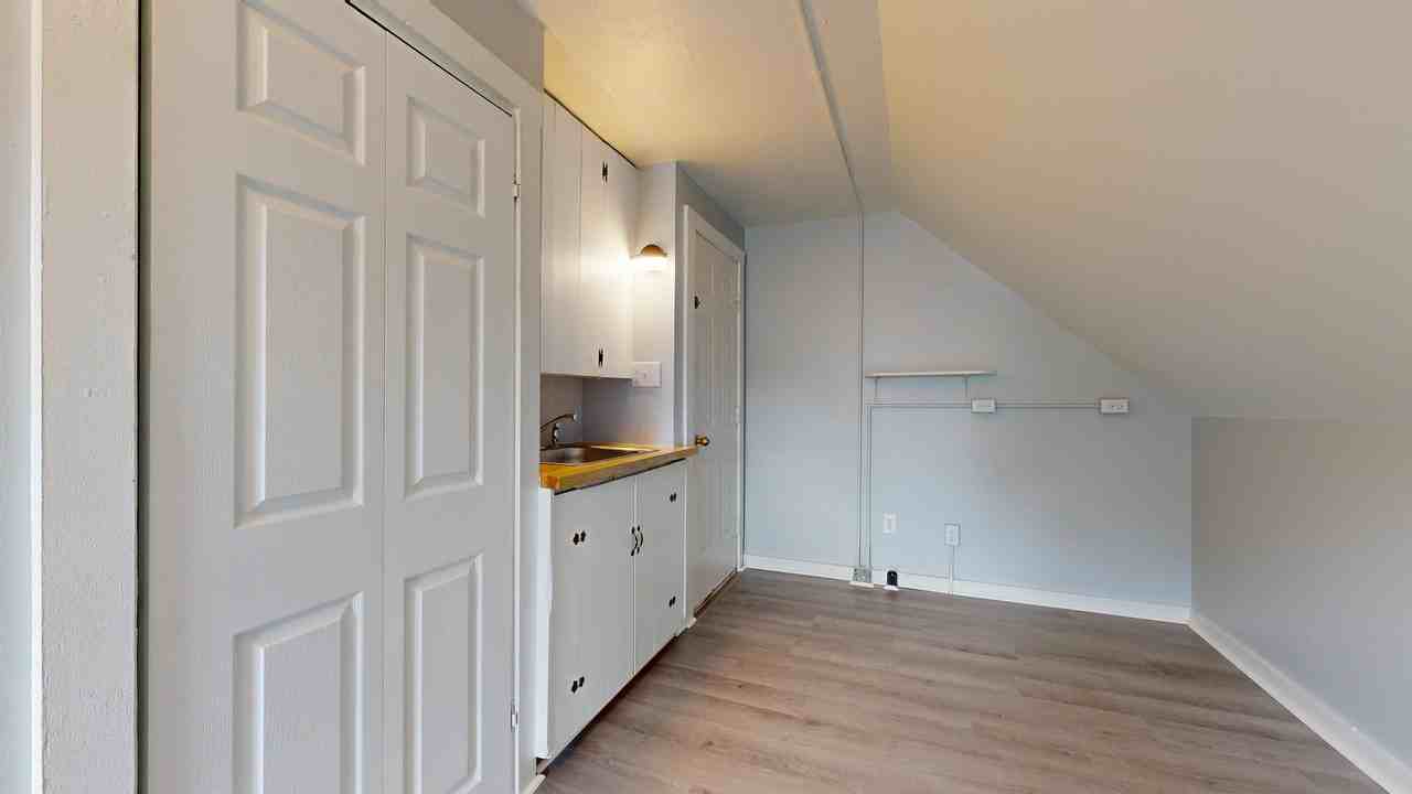 19 Riverbank St #E - Photo 3 of 14