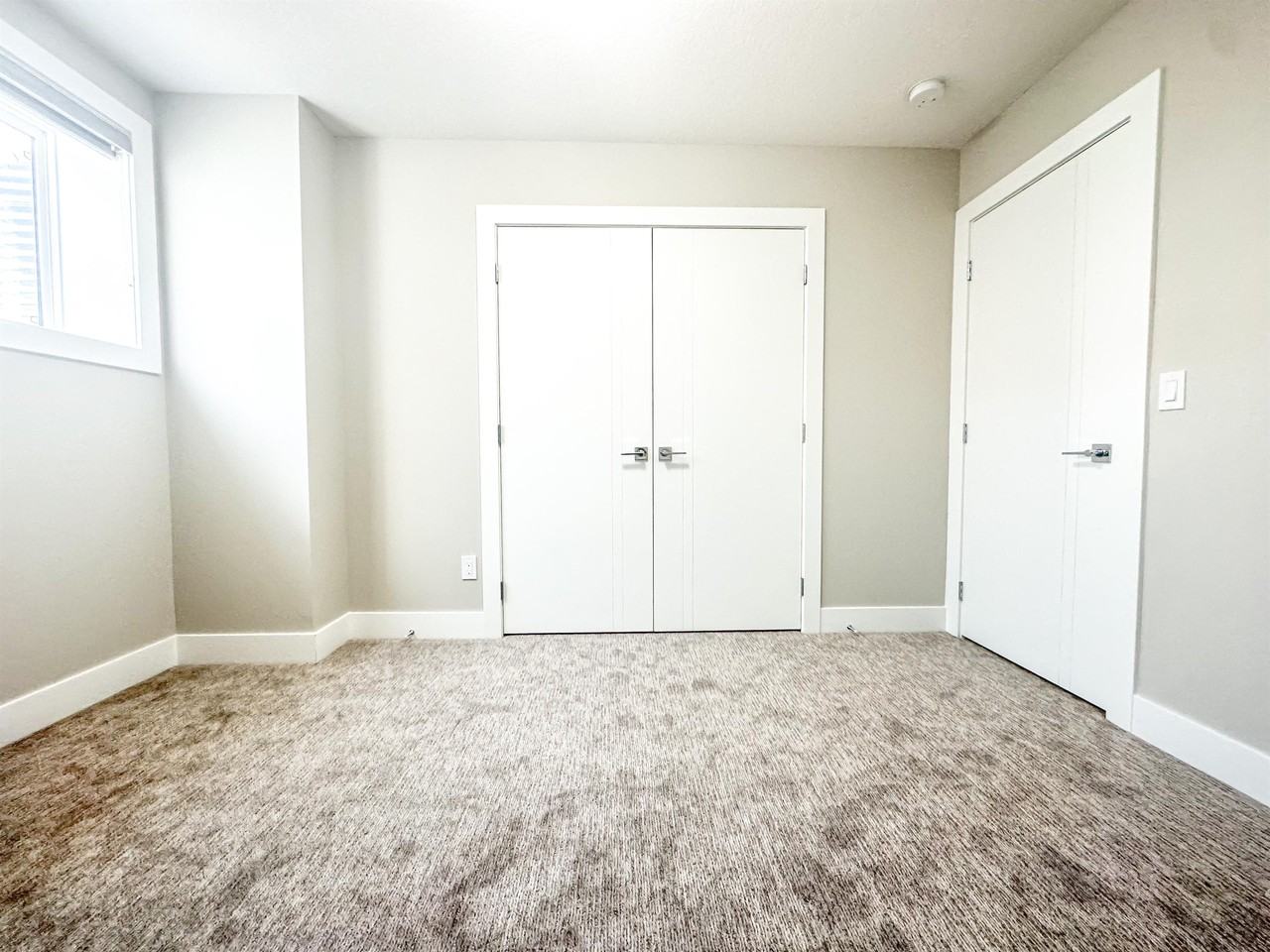 36 Midtown Close Sw - Photo 2 of 13
