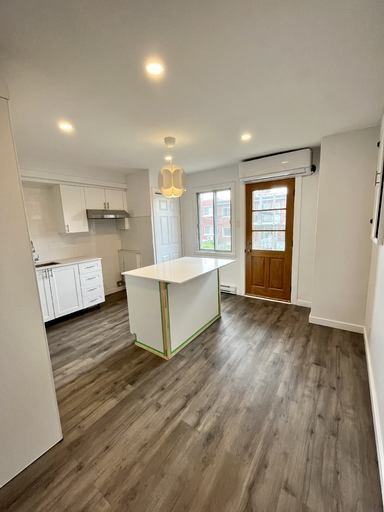 8874 Rue Tolhurst - Photo 2 of 12