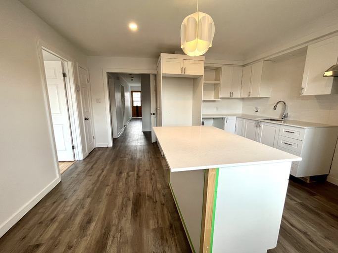 8874 Rue Tolhurst - Photo 3 of 12