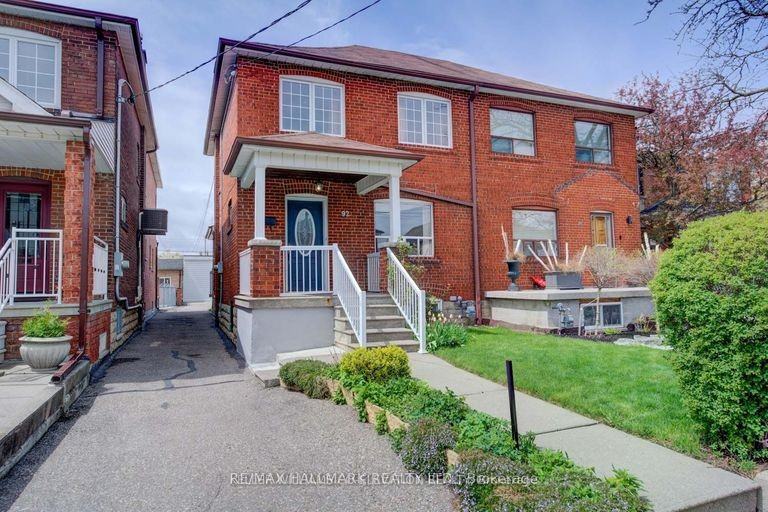 92 Bristol Ave - Photo 2 of 26