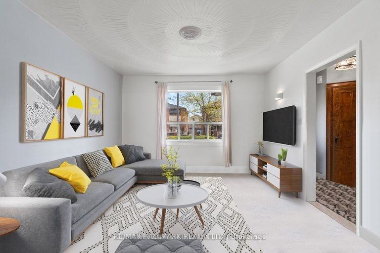 92 Bristol Ave - Photo 3 of 26