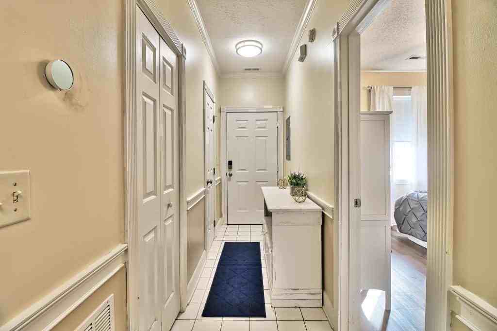 698 Riverwalk Dr - Photo 2 of 20