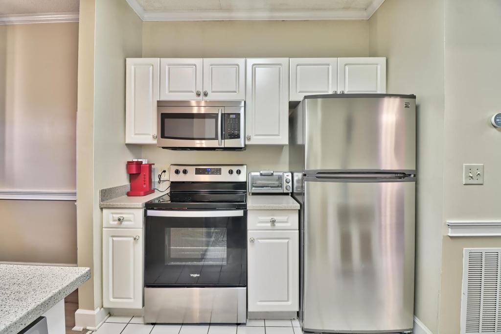 698 Riverwalk Dr - Photo 5 of 20