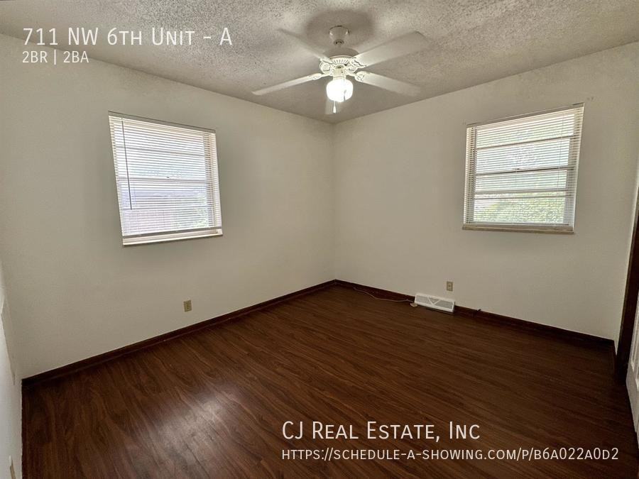 711 Northwest 6th Street #A - Photo 4 of 9