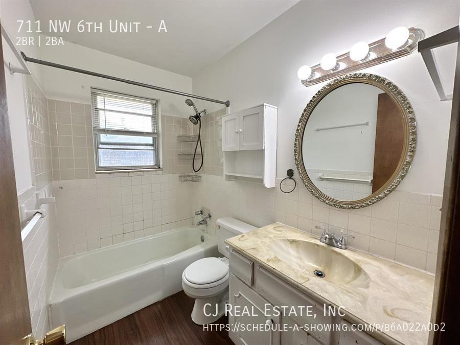 711 Northwest 6th Street #A - Photo 6 of 9