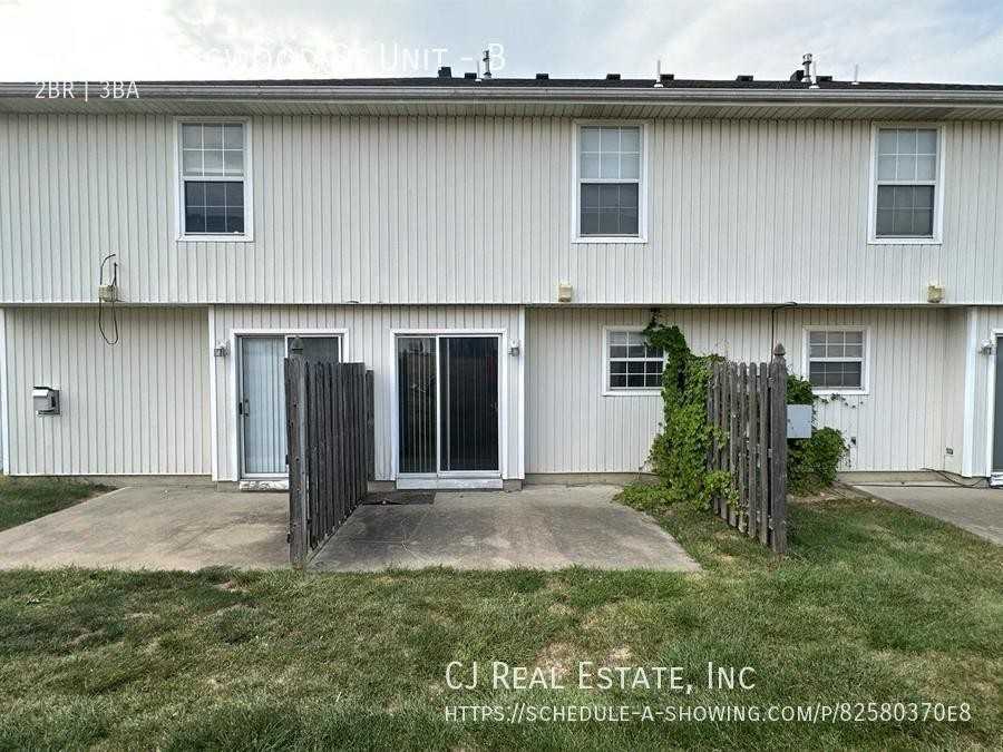 107 Ne Dogwood St #B - Photo 2 of 12