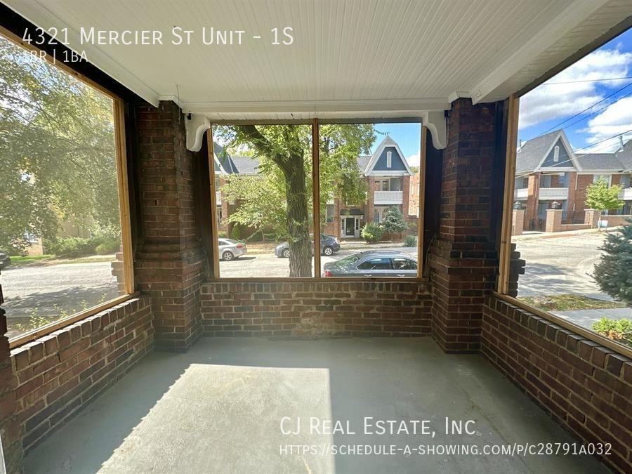 4321 Mercier St #1S - Photo 4 of 11