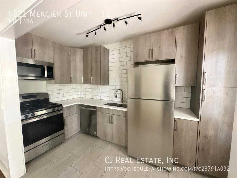 4321 Mercier St #1S - Photo 7 of 11