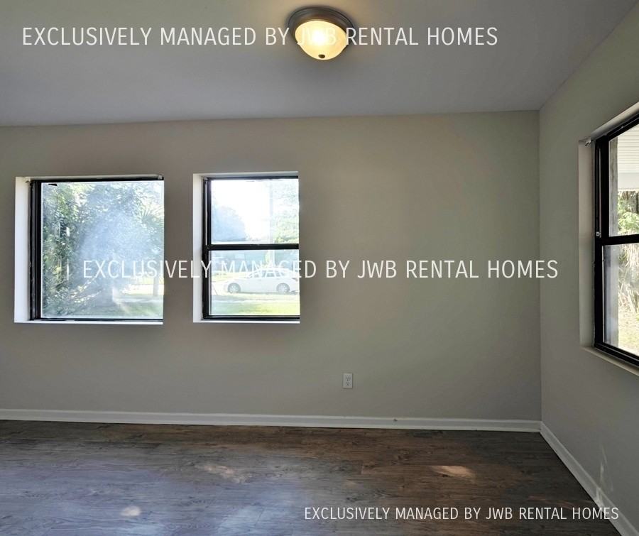 249 W 43rd St - Photo 2 of 7