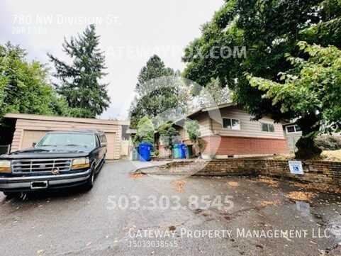 780 Nw Division St - Photo 2 of 19