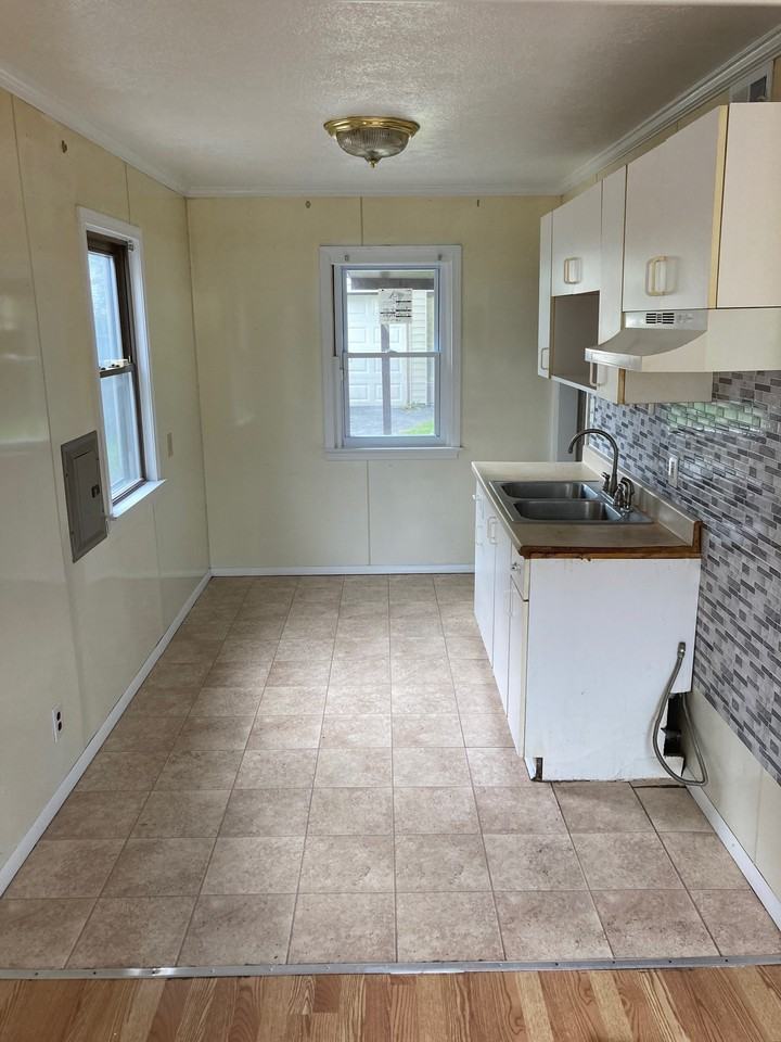 122 Rhoda Ave #NA - Photo 3 of 29