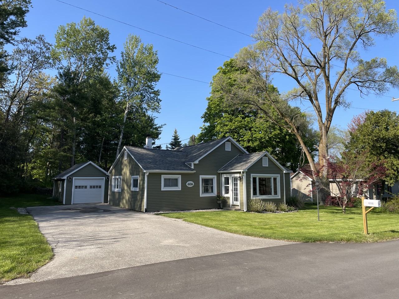 606 W 2nd St #NA - Photo 2 of 25