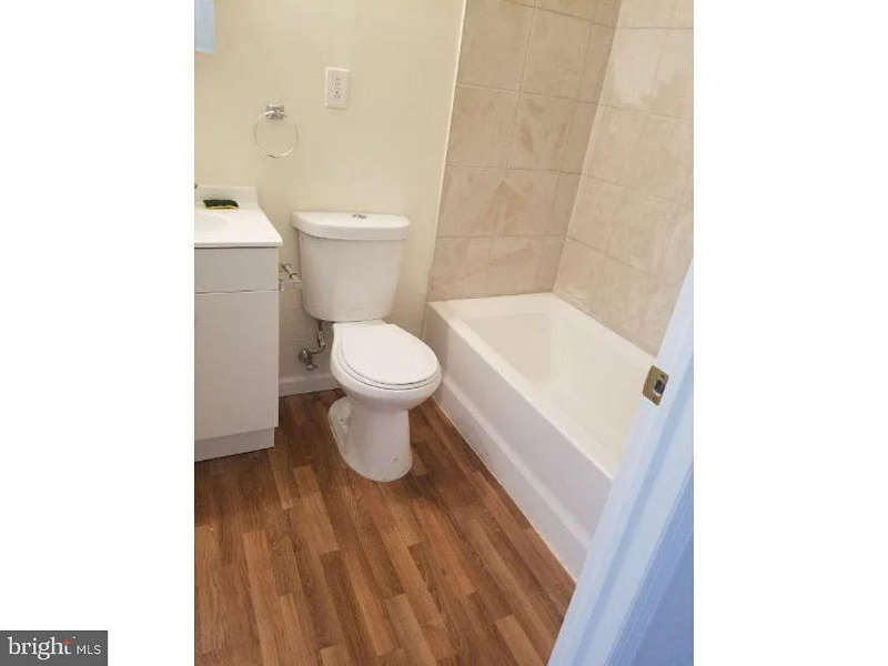 234 N Clinton Ave #2 - Photo 3 of 4