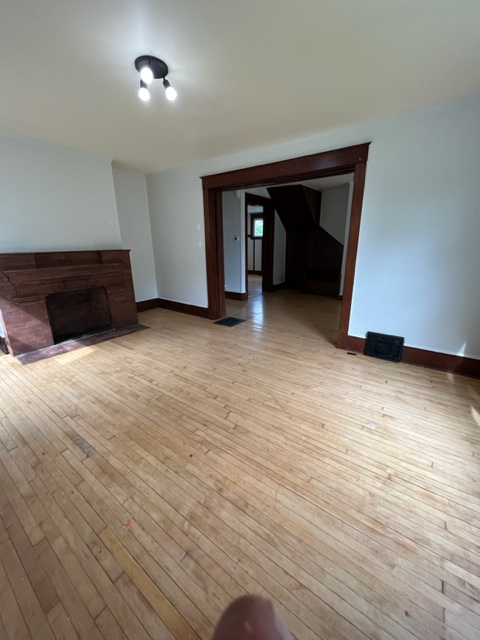 628 S Jefferson St #1 - Photo 3 of 14