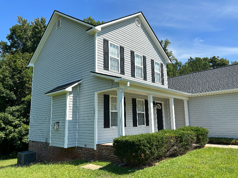 240 Loxley Ln - Photo 2 of 29