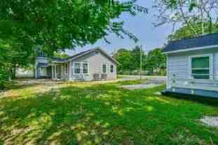 4318 1st St #B - Photo 1 of 1