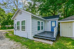 featured image of 4318 1st St #C