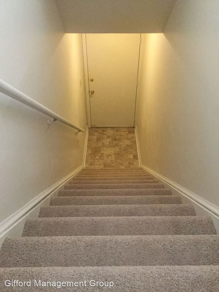 Pine Shore Apartments - Photo 2 of 18