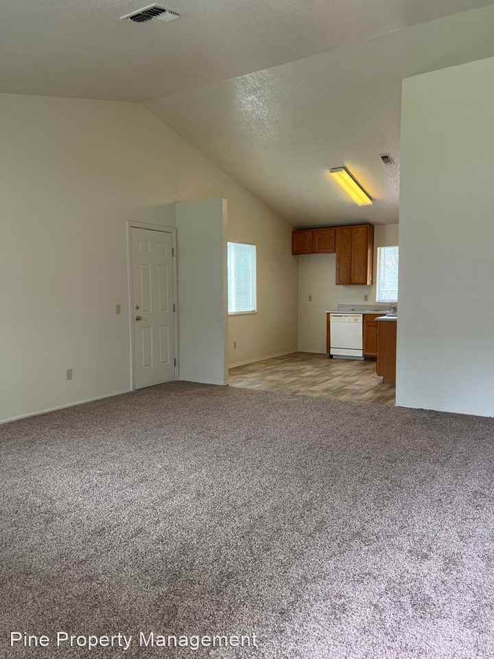 3476 Magnums Way - Photo 2 of 13