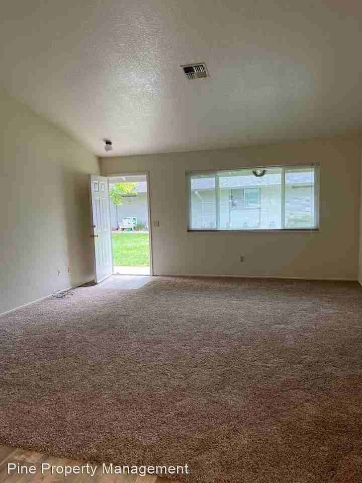 3476 Magnums Way - Photo 3 of 13