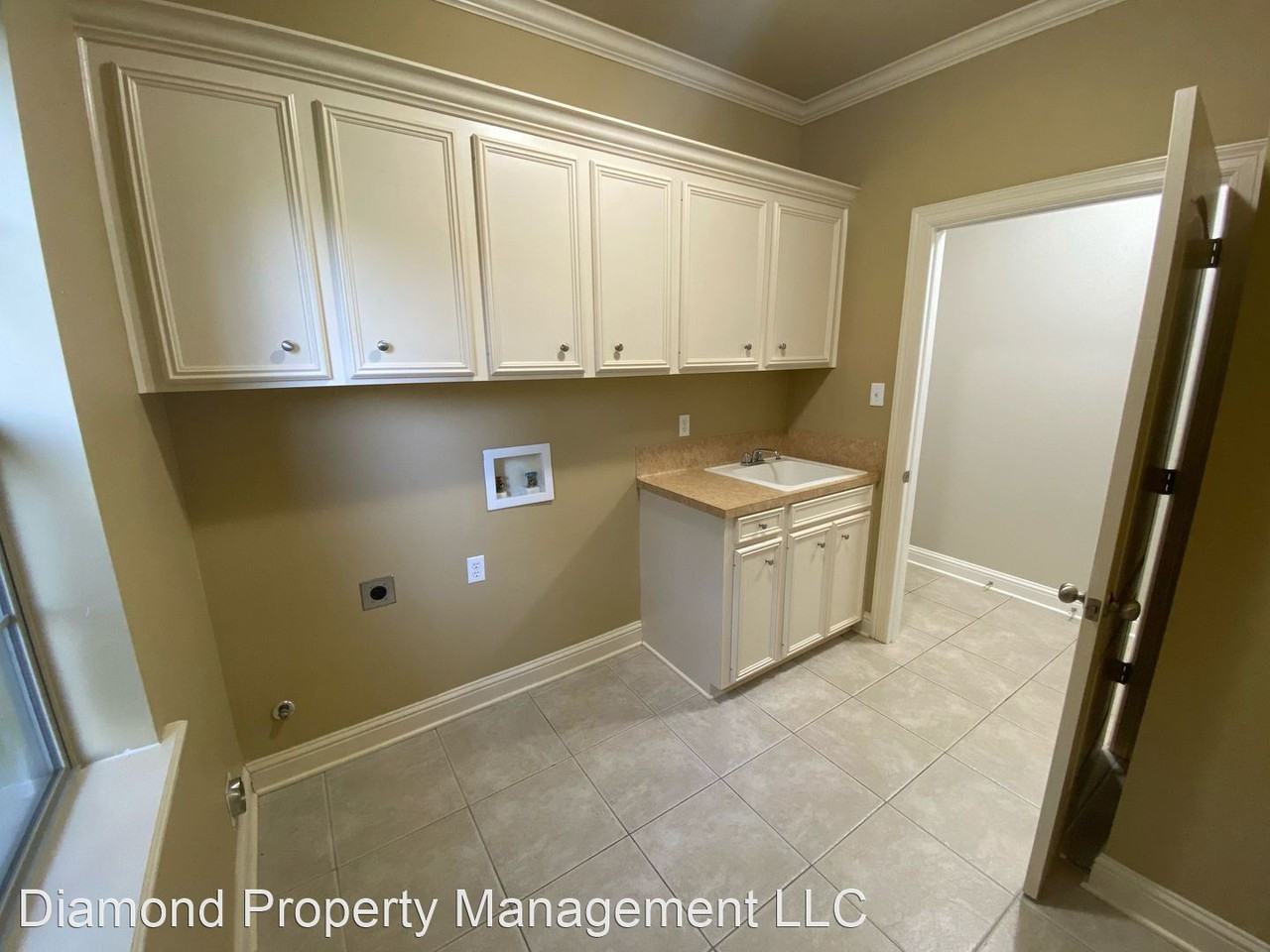 1952 Honeytree Trl - Photo 3 of 12