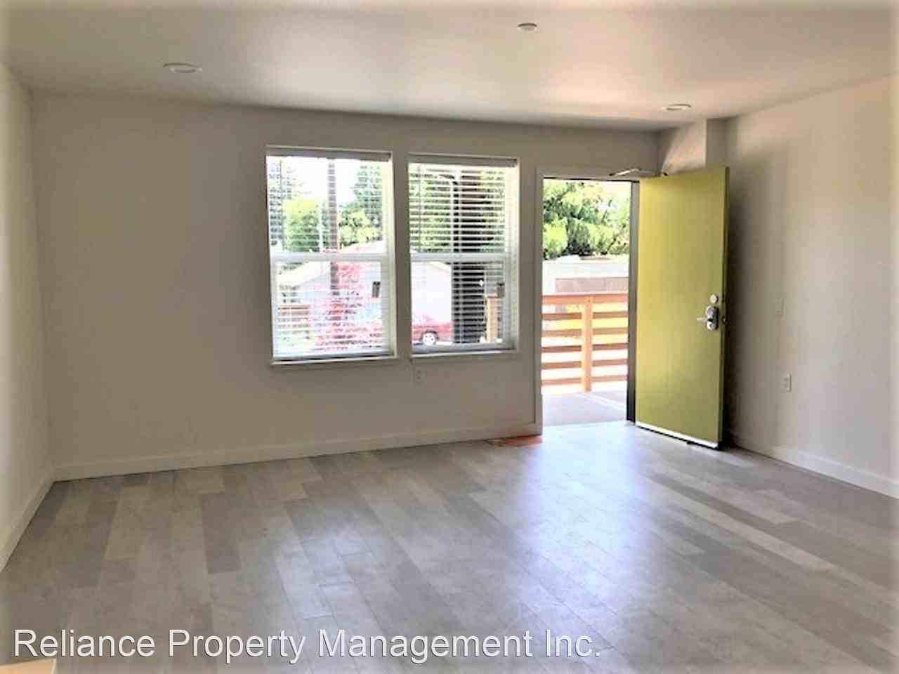 5515 SE 17th Ave. - Photo 2 of 16