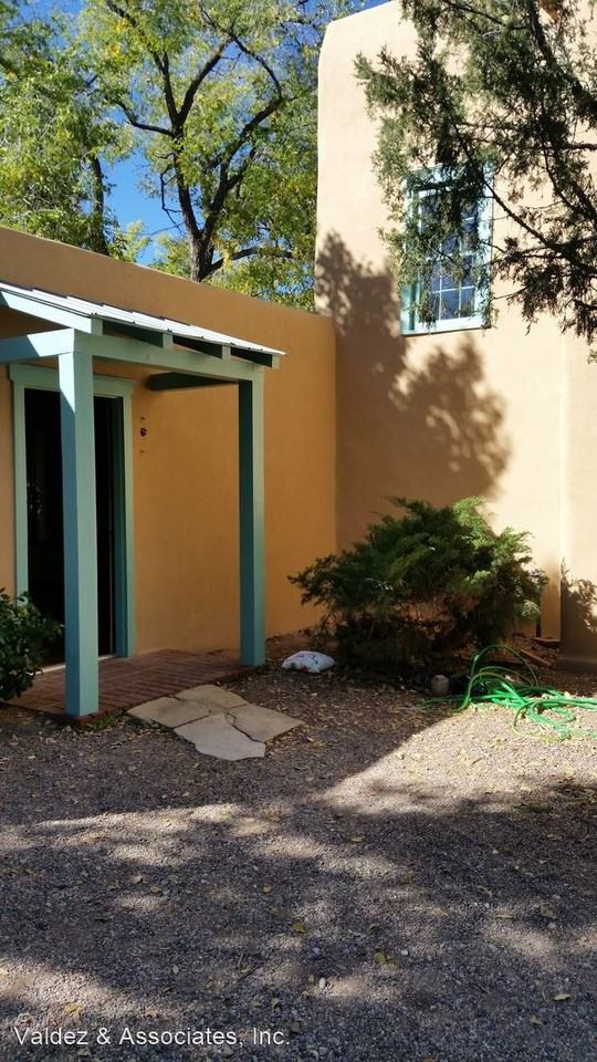 424 Abeyta St - Photo 2 of 9