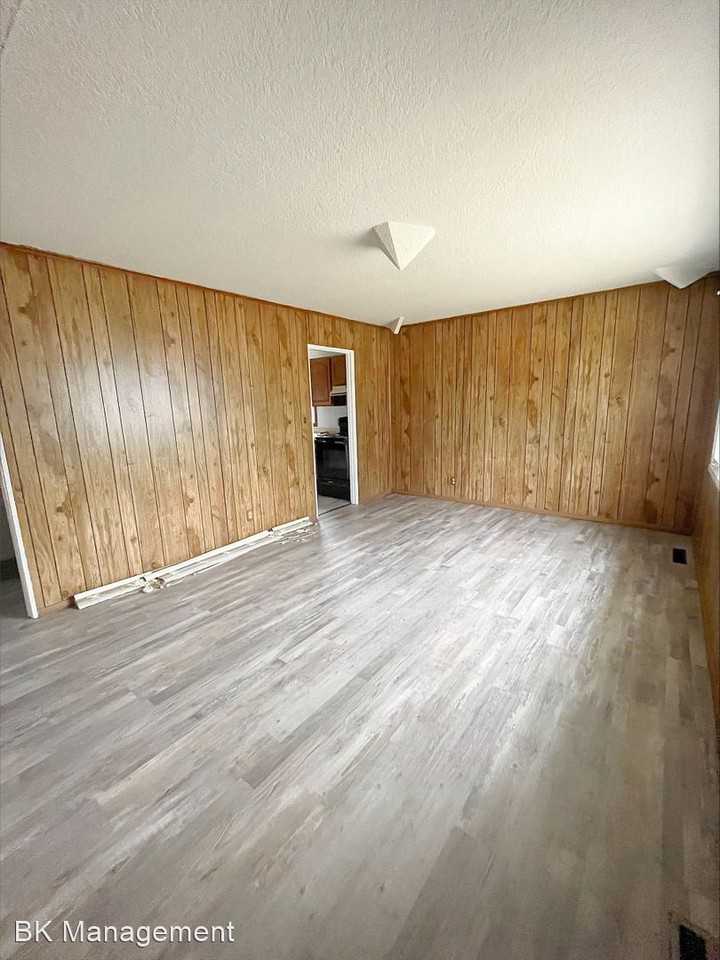 2826 Greenbush St - Photo 2 of 10