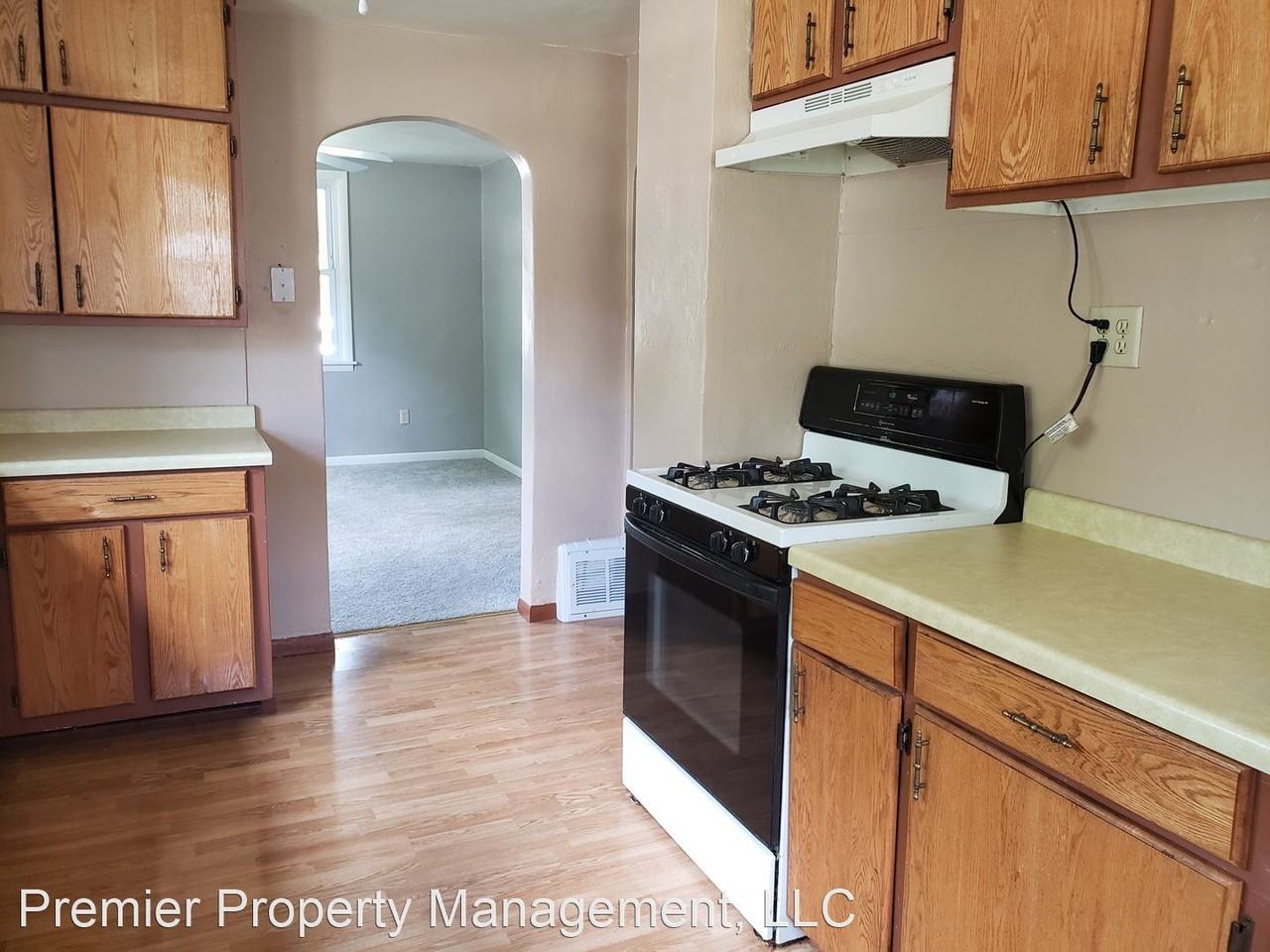 53 31st Ave N - Photo 2 of 11