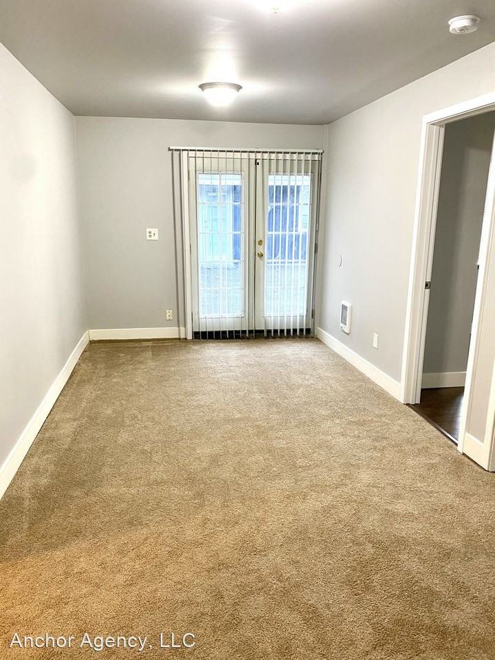 Federal Way Townhomes - Photo 2 of 16