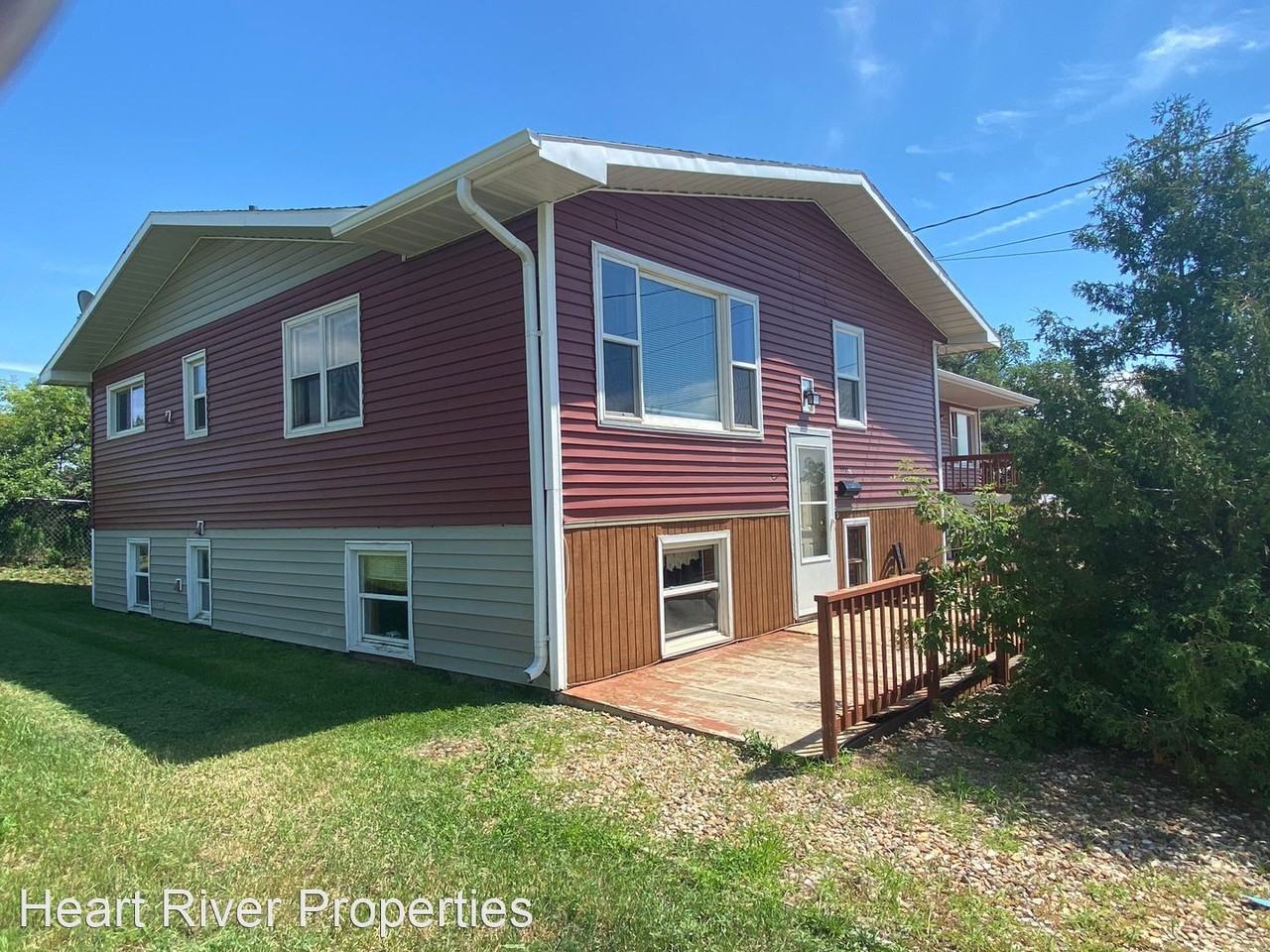 358 5th Ave E - Photo 2 of 10