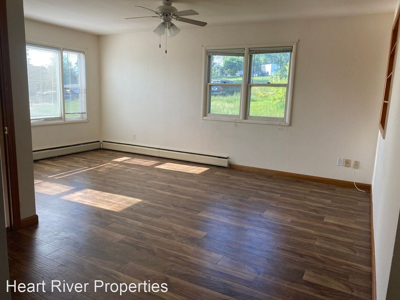 358 5th Ave E - Photo 3 of 10