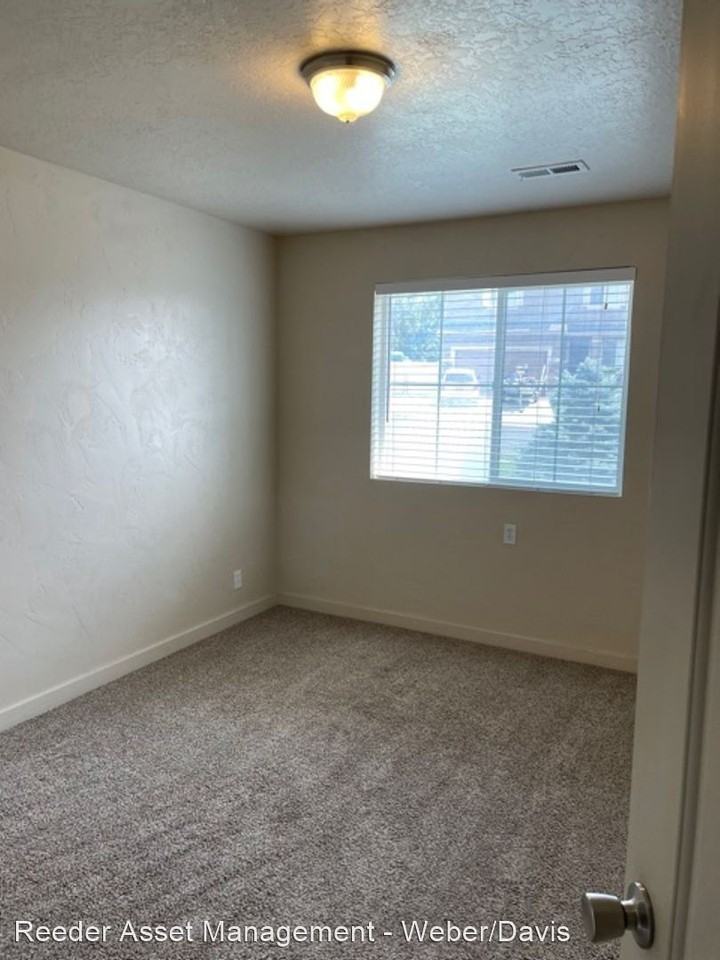 5493 S 2450 W - Photo 2 of 13