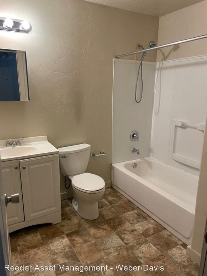 5493 S 2450 W - Photo 3 of 13