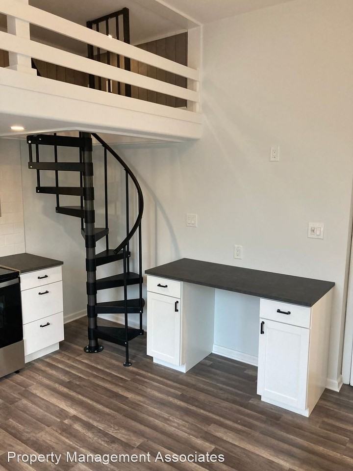1319 Montgomery Ave - Photo 3 of 7