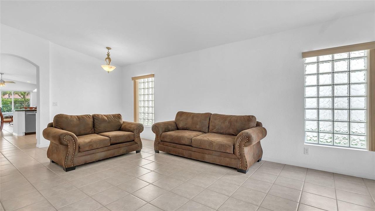 5048 Nw 122nd Ave - Photo 3 of 8