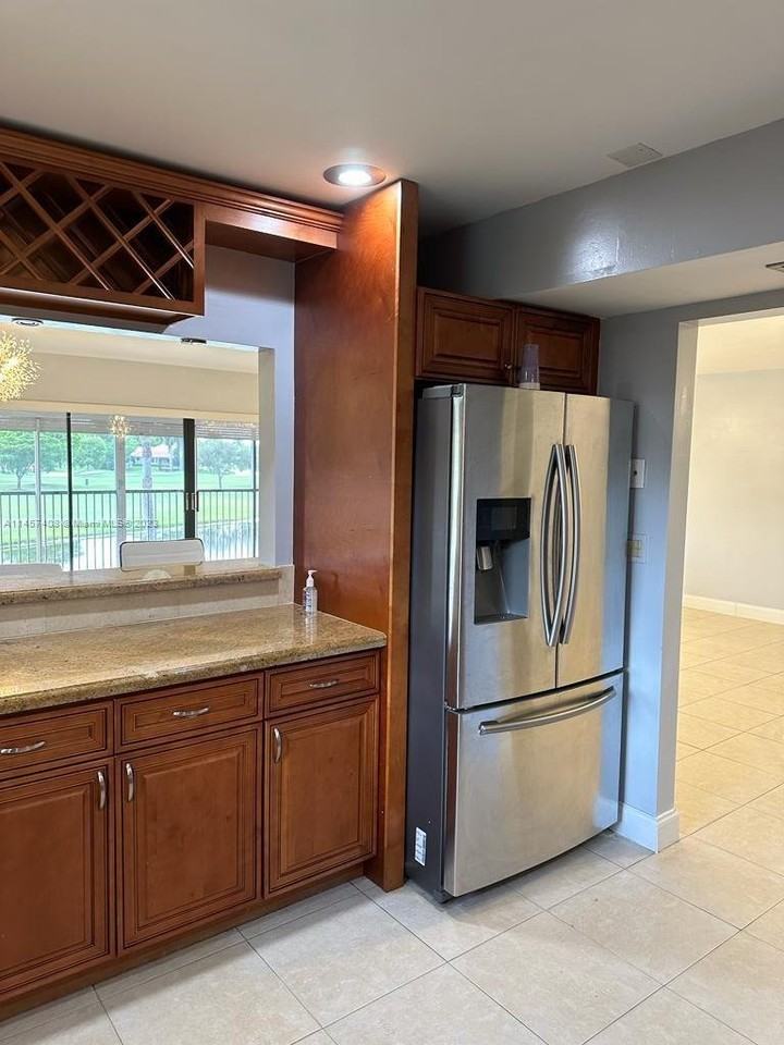 401 Nw 127th Ave #7 - Photo 2 of 8