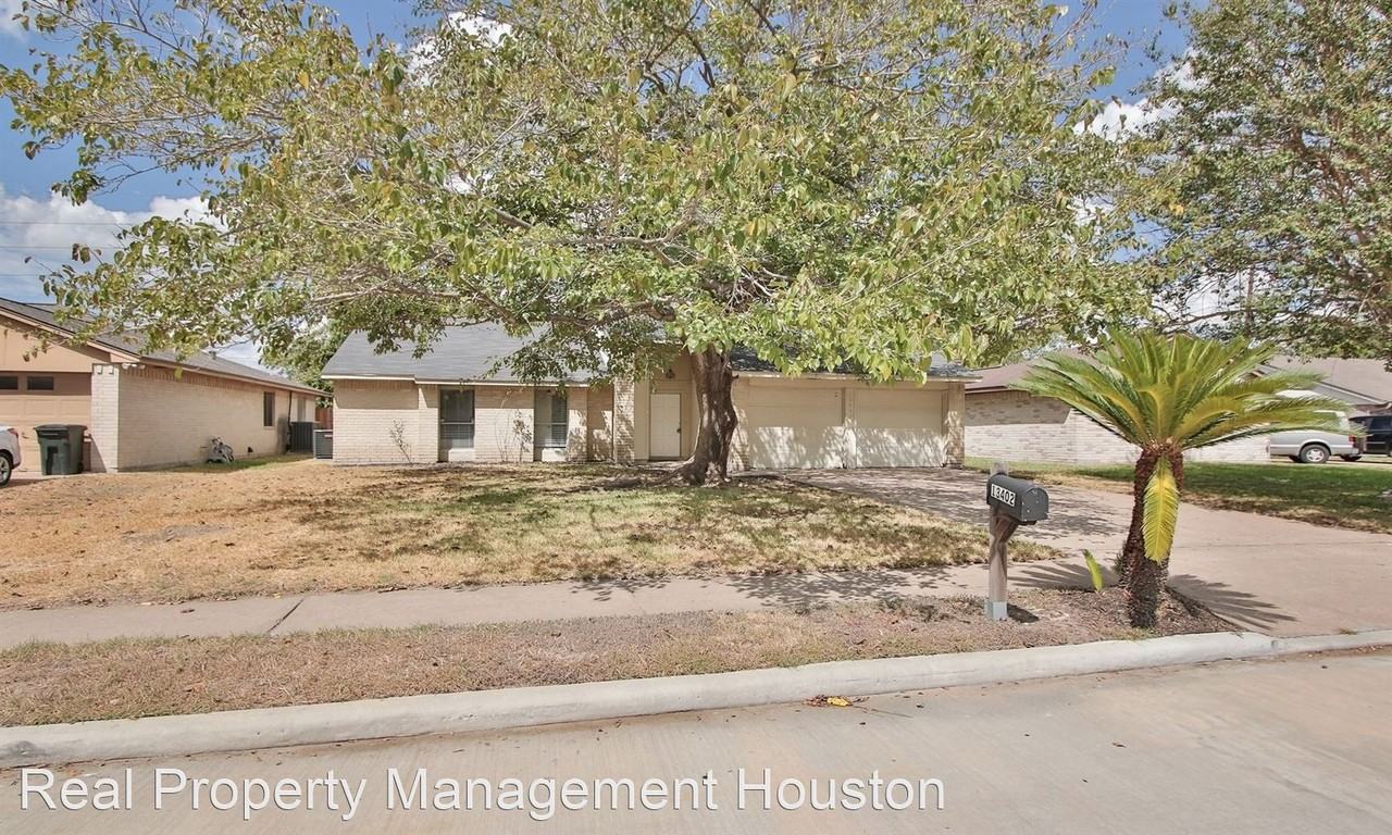 13402 Oak Ledge Dr - Photo 2 of 37