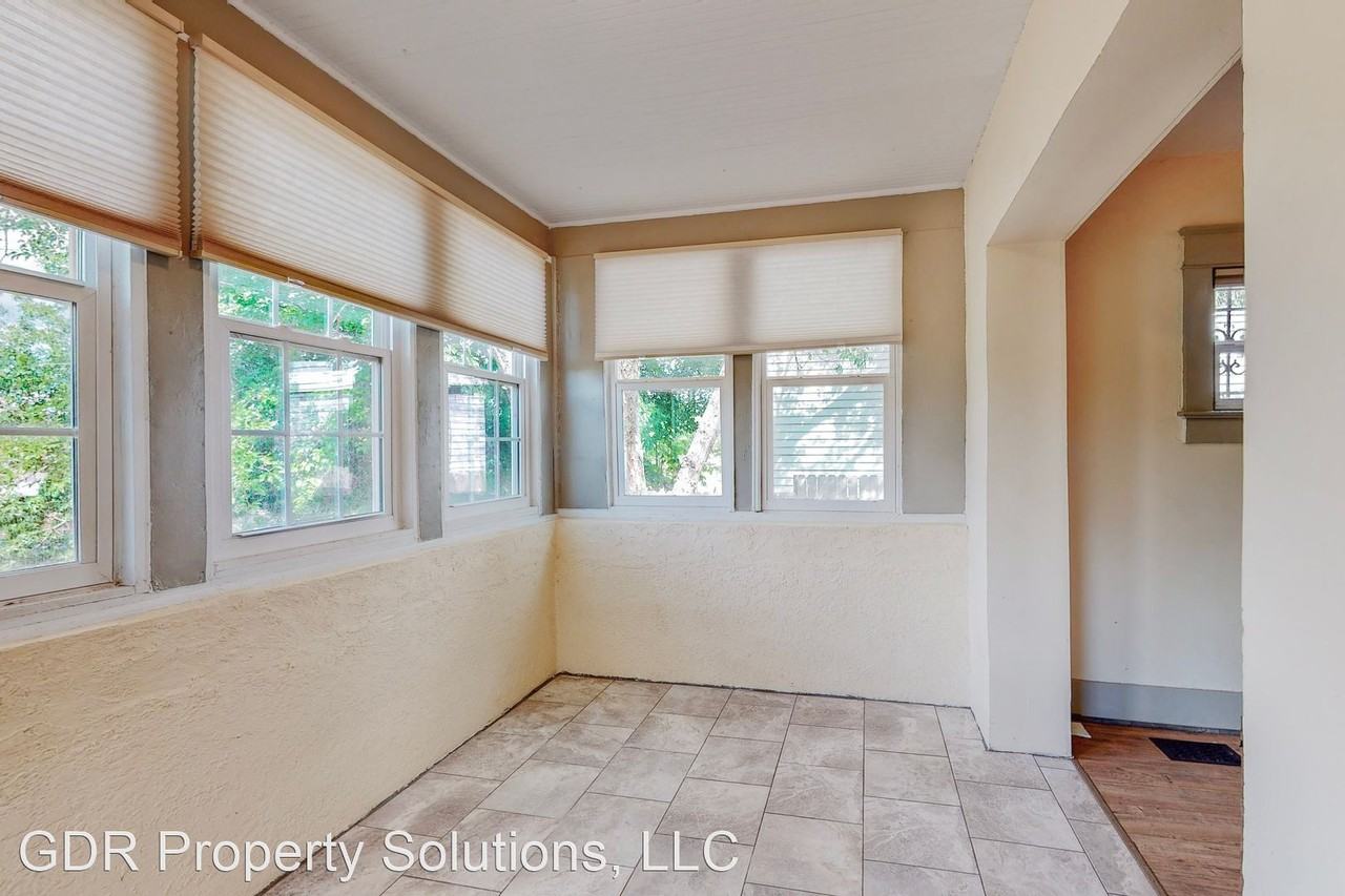 1416 Gold Ave Se - Photo 2 of 24