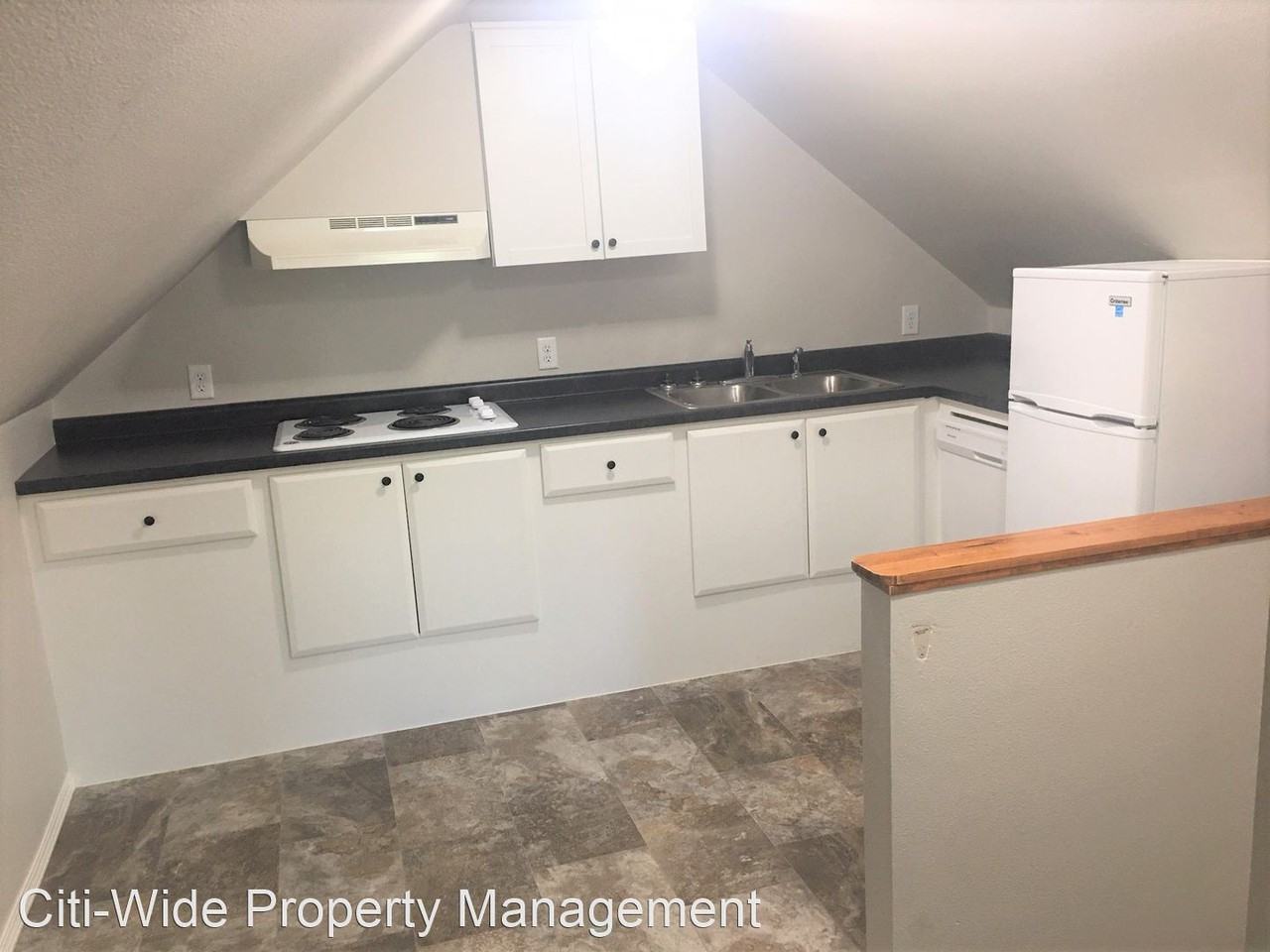 624 S Maple - Photo 2 of 4