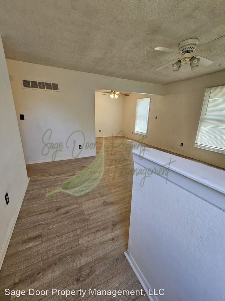 4028 E 123rd Terrace Units A-B - Photo 3 of 17