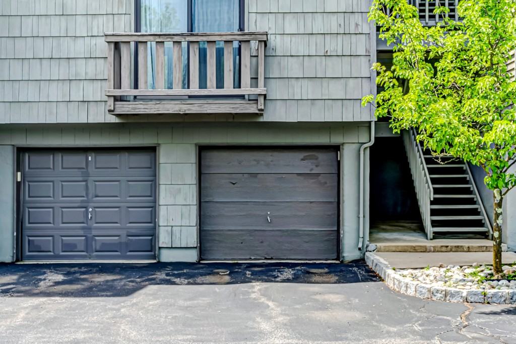 1706 Spruce Hills Dr - Photo 2 of 39