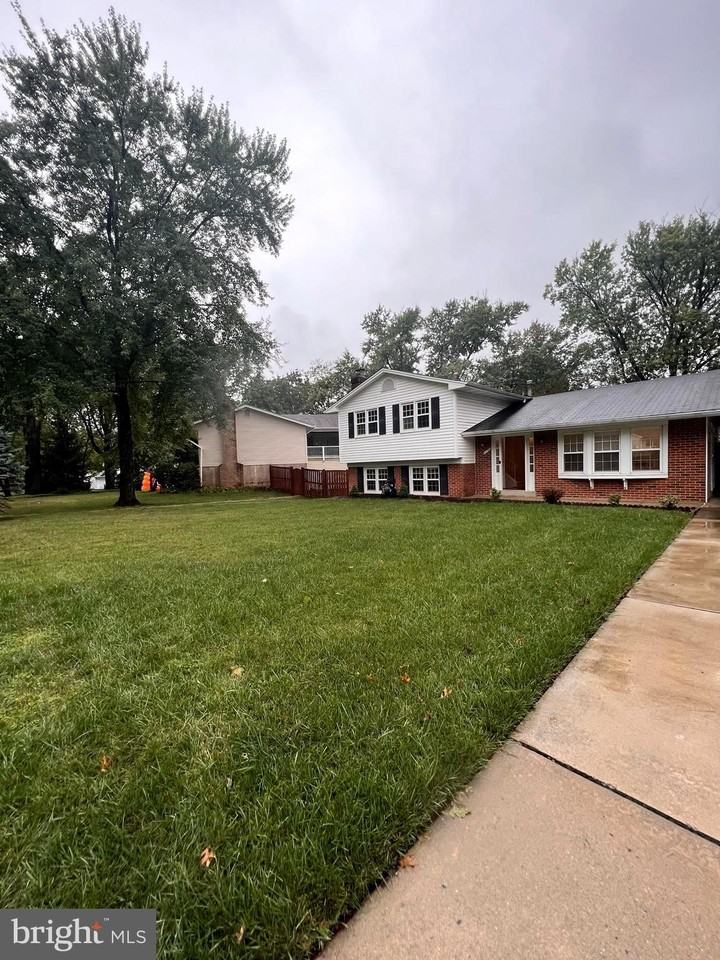 1730 Pine Valley Dr - Photo 2 of 28