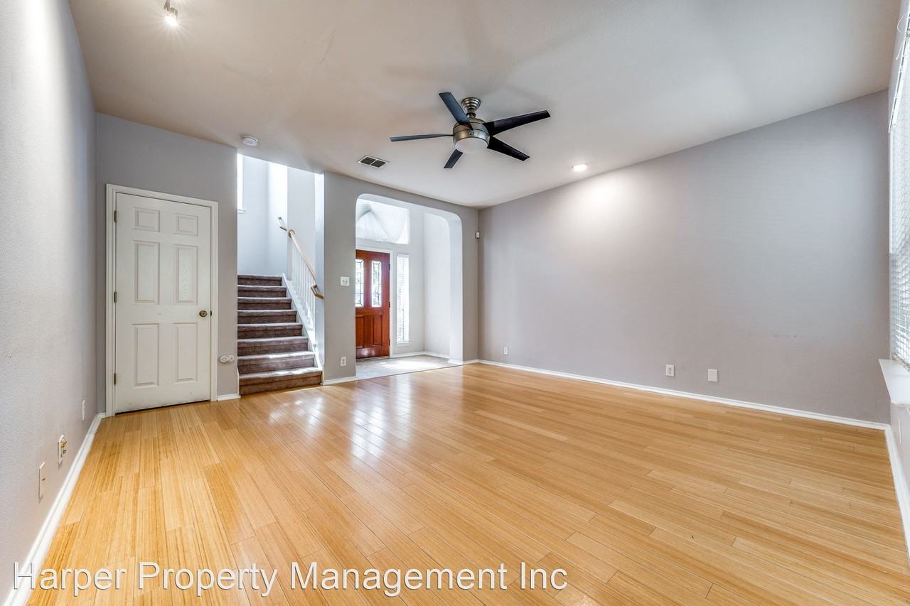 17118 Ashbury Ldg - Photo 2 of 12