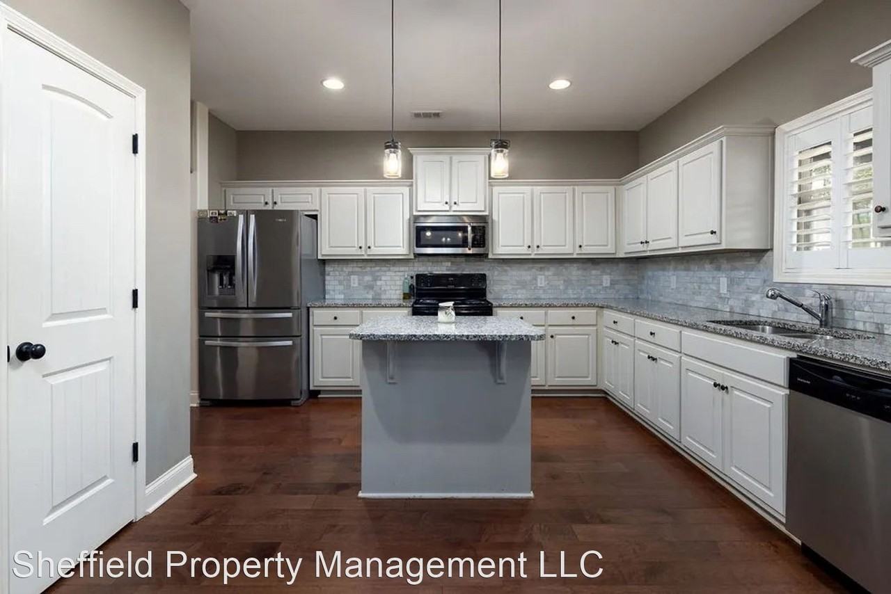 46 Garden Grove Dr - Photo 3 of 17