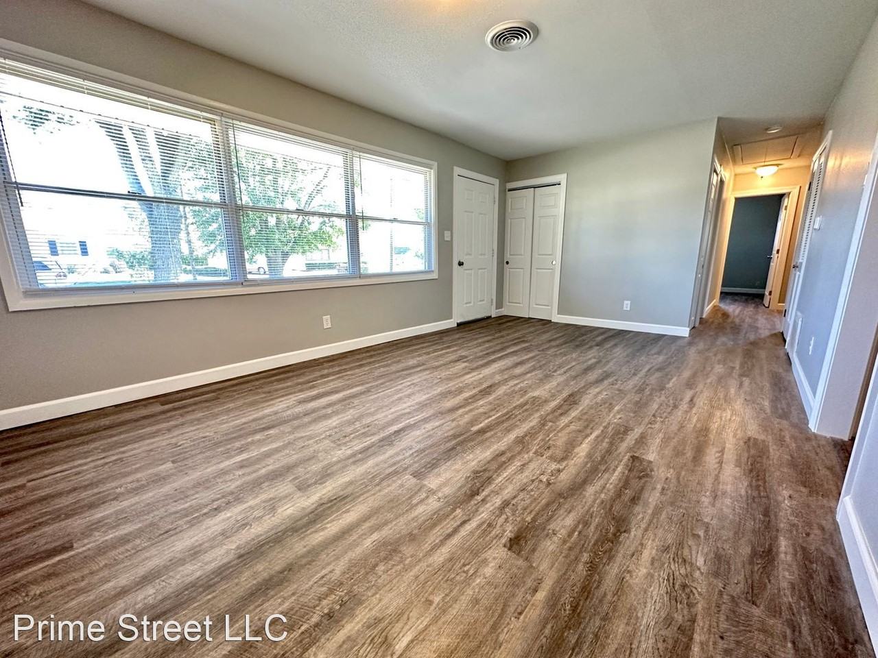 2633 Midvale St - Photo 3 of 19